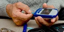 using glucometer to monitor blood sugar levels