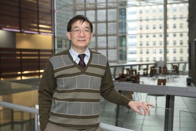Photo of Bingfang Yan, a professor at the University of Cincinnati's James L. Winkle College of Pharmacy