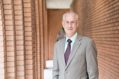 Portrait of Pinchas Cohen, MD, Dean of the USC Leonard Davis School of Gerontology