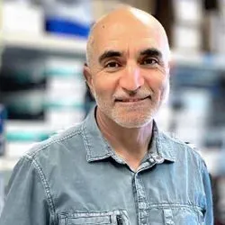 Shokrollah Elahi led new research that sheds light on why many COVID-19 patients have low levels of oxygen in their blood, 