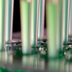 Robotic microfluid dispenser