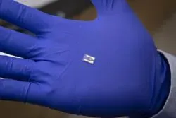 WPI liquid biopsy chip snares circulating tumor cells in blood drops from cancer patients