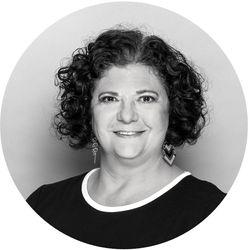 Photo portrait of TRACY WIEDER, MBA