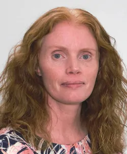 Photo portrait of Lisa Calton