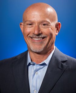 Photo portrait of Craig Rubenstein