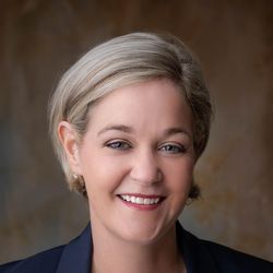 Photo portrait of Rebecca Khan