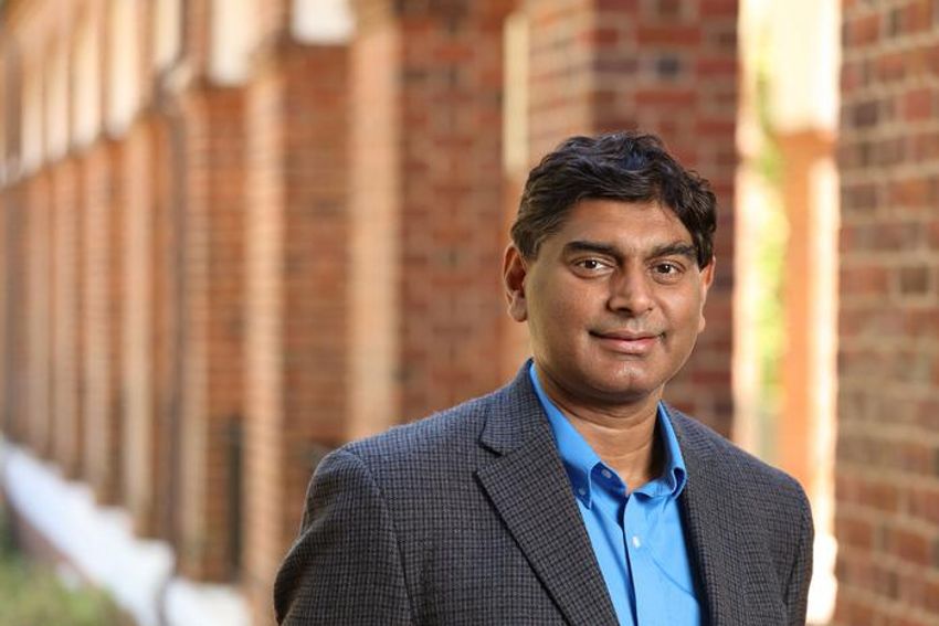 Photo portrait of Nathan Swami, PhD