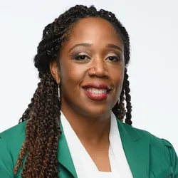 Photo portrait of Stephanie Whitehead