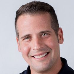 Photo portrait of Tom Bentivegna