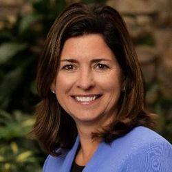 Photo portrait of Jennifer Schneiders, PhD
