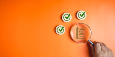  Homologous recombination deficiency (HRD) testing identifies tumors that are unable to effectively repair DNA damage through the homologous recombination repair pathway, which serves as a potential biomarker for predicting response to certain cancer therapies.