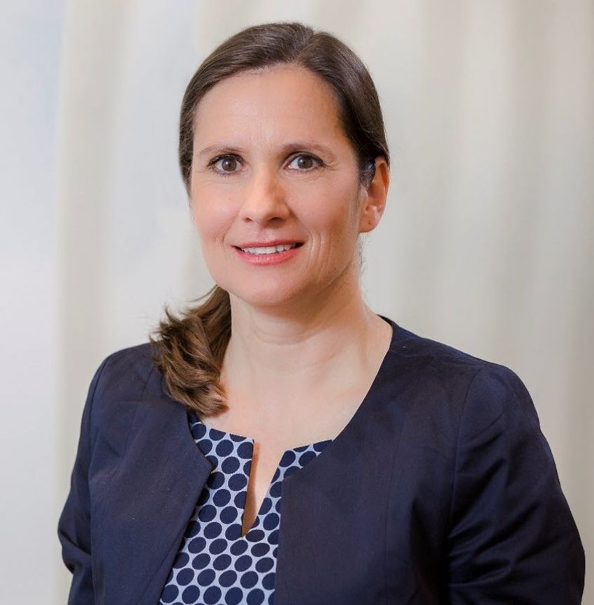 Photo portrait of Susanne Groedl