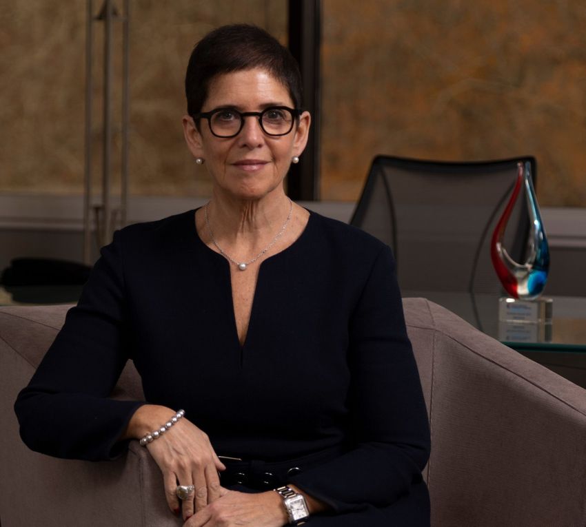 Photo portrait of Jennifer Zinn, executive vice president of global clinical operations at bioMérieux