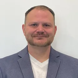 Photo portrait of Justin Lackey